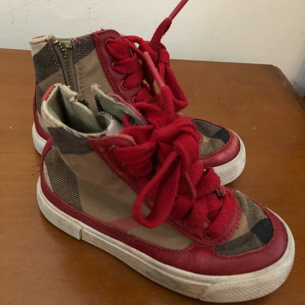 Burberry kids shoes size 24